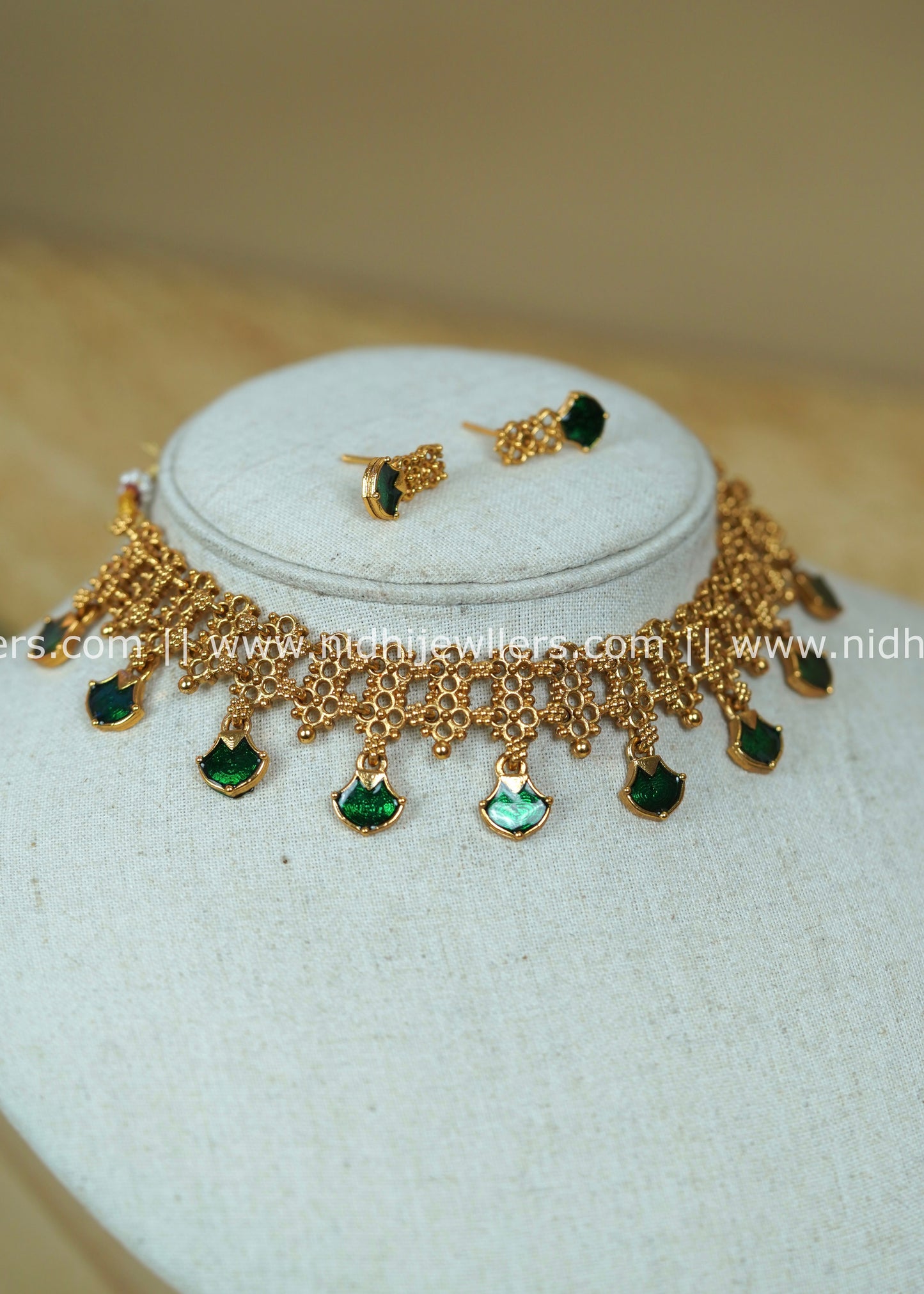 Filigree Mesh Choker Necklace with Flared Green Charms - Malika