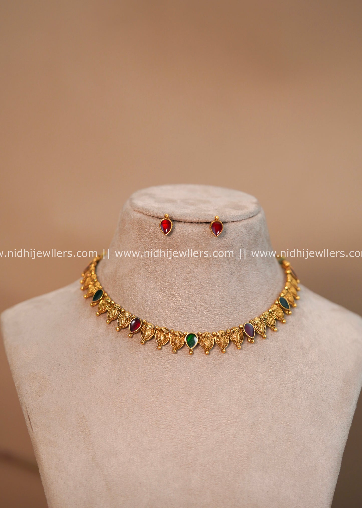 Antique Palakka Short Necklace Set -Non Idol- Vainavi