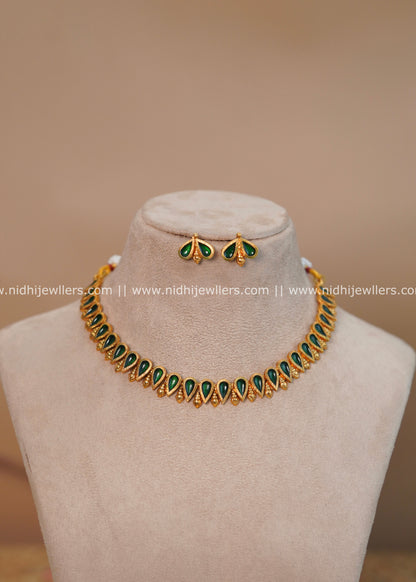 Antique Traditional Palakka Teardrop Necklace Set- Green- Yukta
