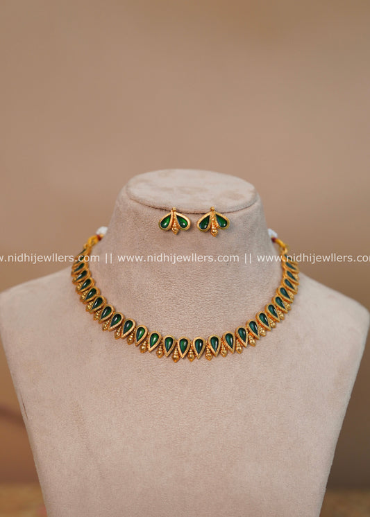 Antique Traditional Palakka Teardrop Necklace Set- Green- Yukta