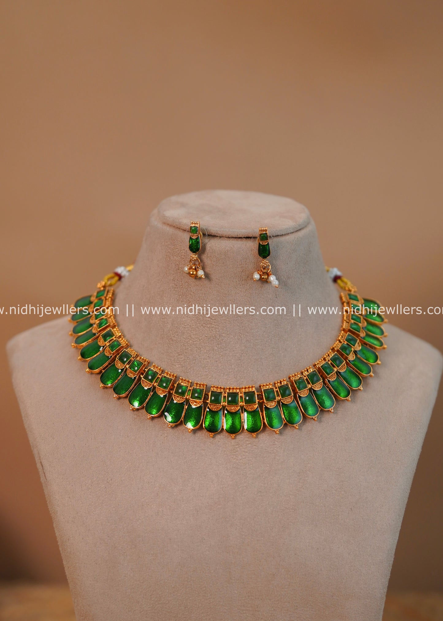 Antique Gold-Finish Palakka Necklace Set - Vandana Green