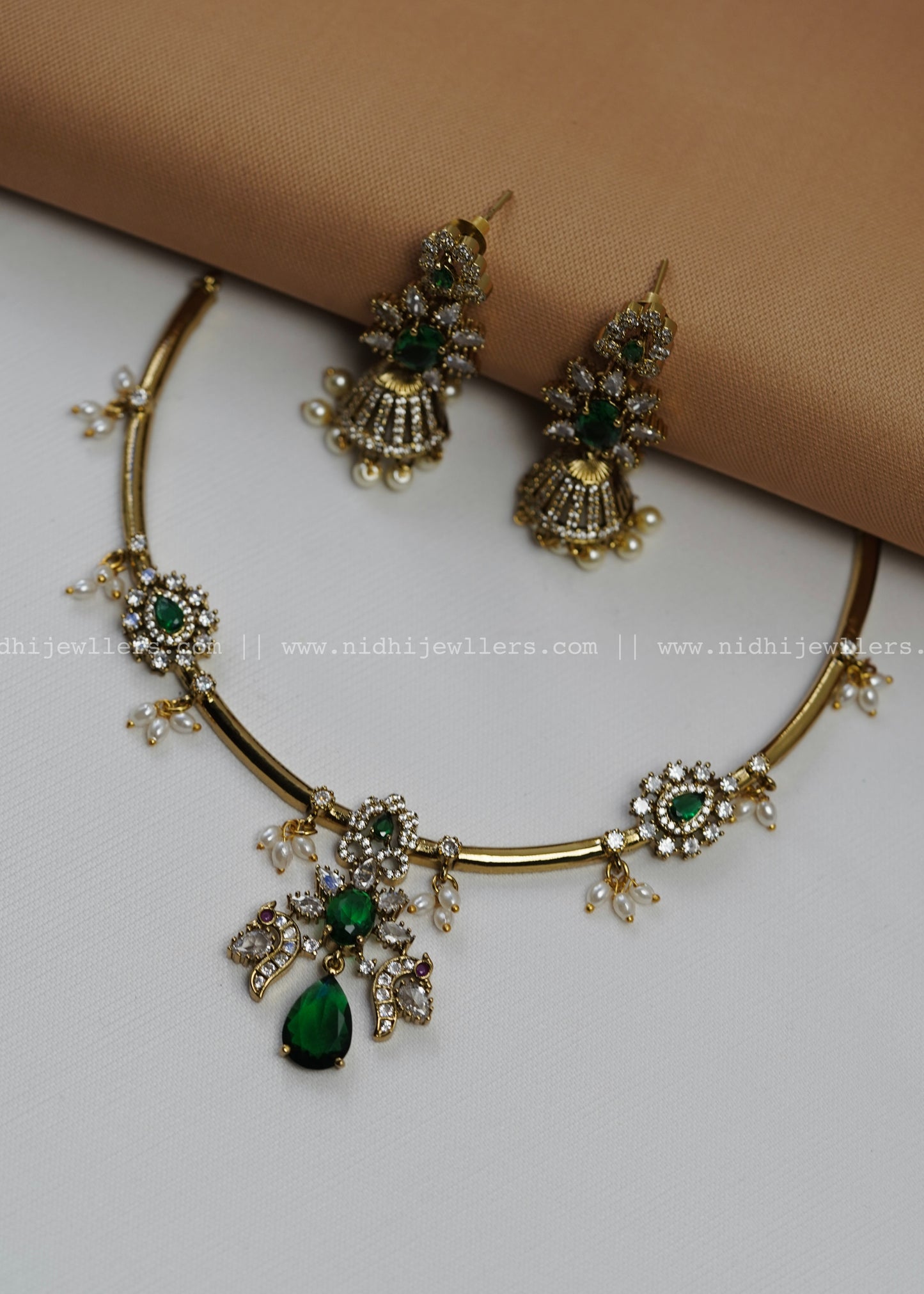 AD necklace- Vanya