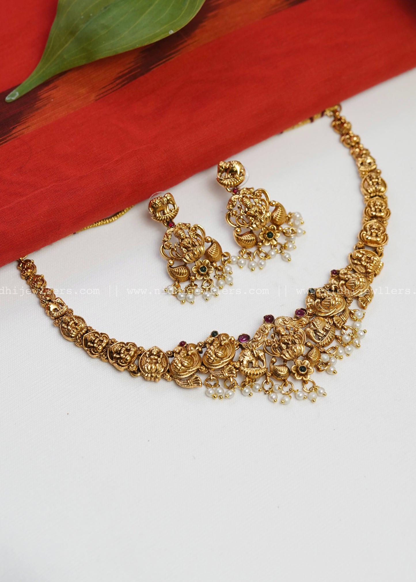 Lakshmi necklace -Mandaram (White)