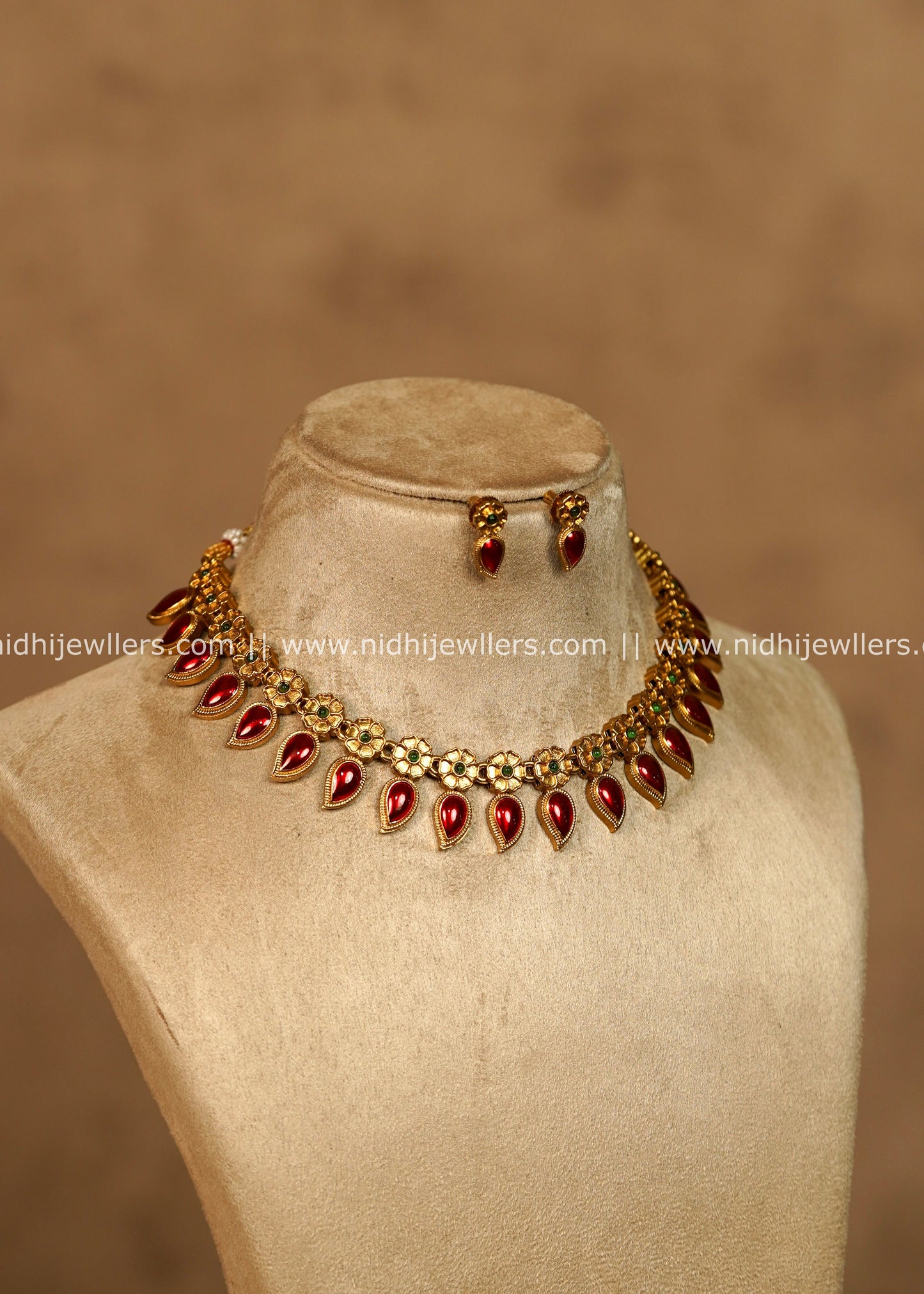 Raahi Antique Gold Ruby Red Palakka Choker Necklace Set