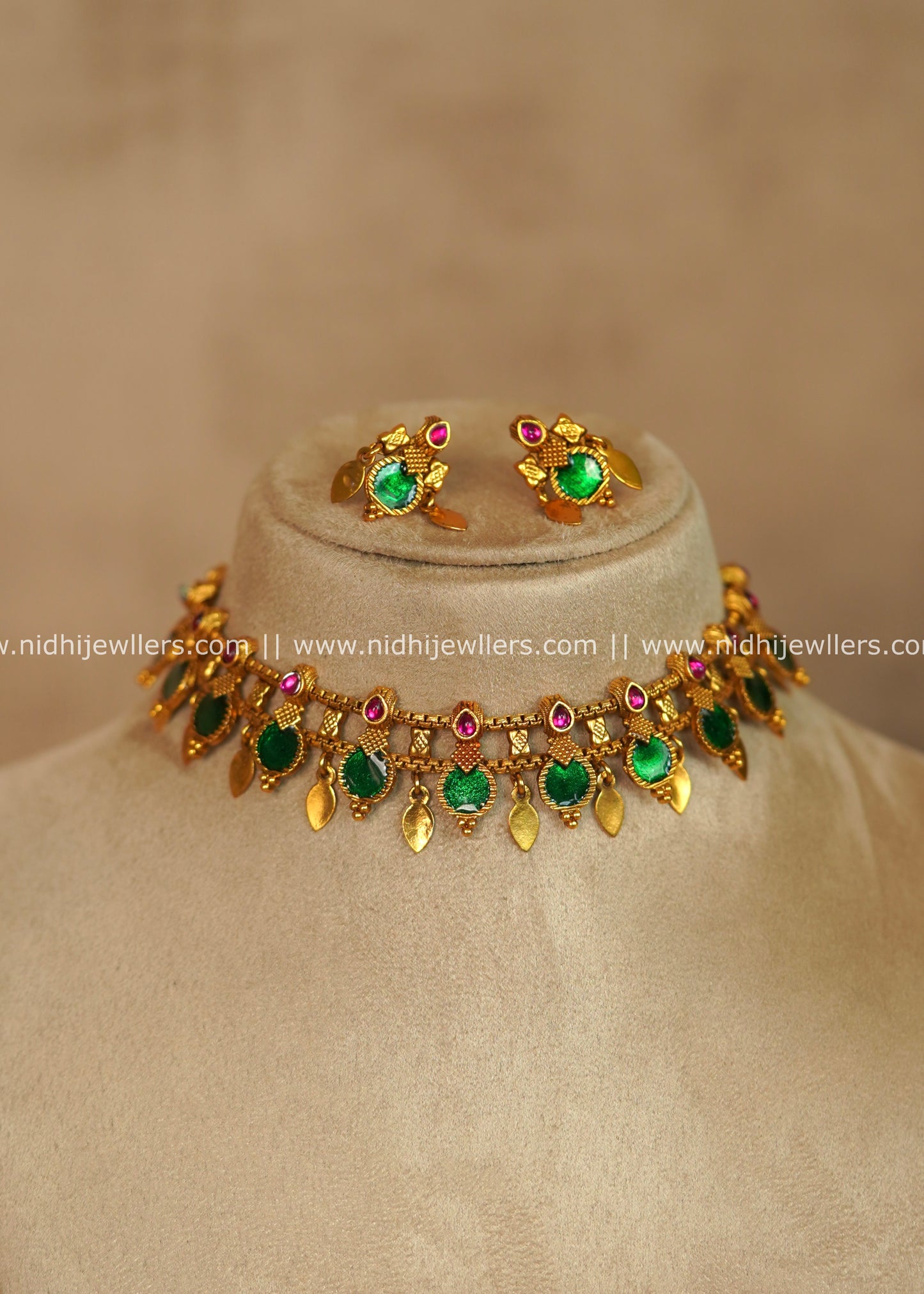 Kalyani Green Antique Palakka Elakkathali Fusion Choker Set
