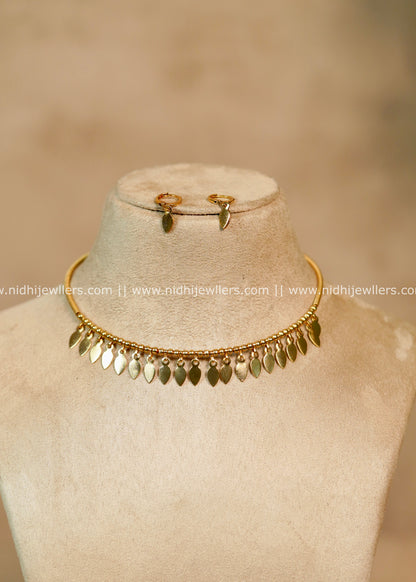 Antique Gold Elakkathali Hasli Choker Set with Matching Earrings Esha
