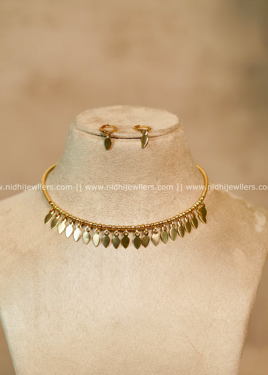 Antique Gold Elakkathali Hasli Choker Set with Matching Earrings Esha