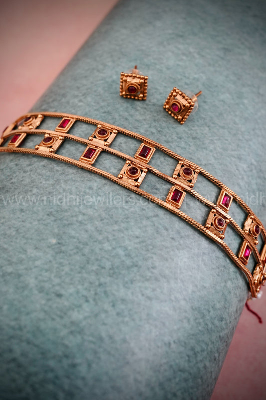 Traditional choker