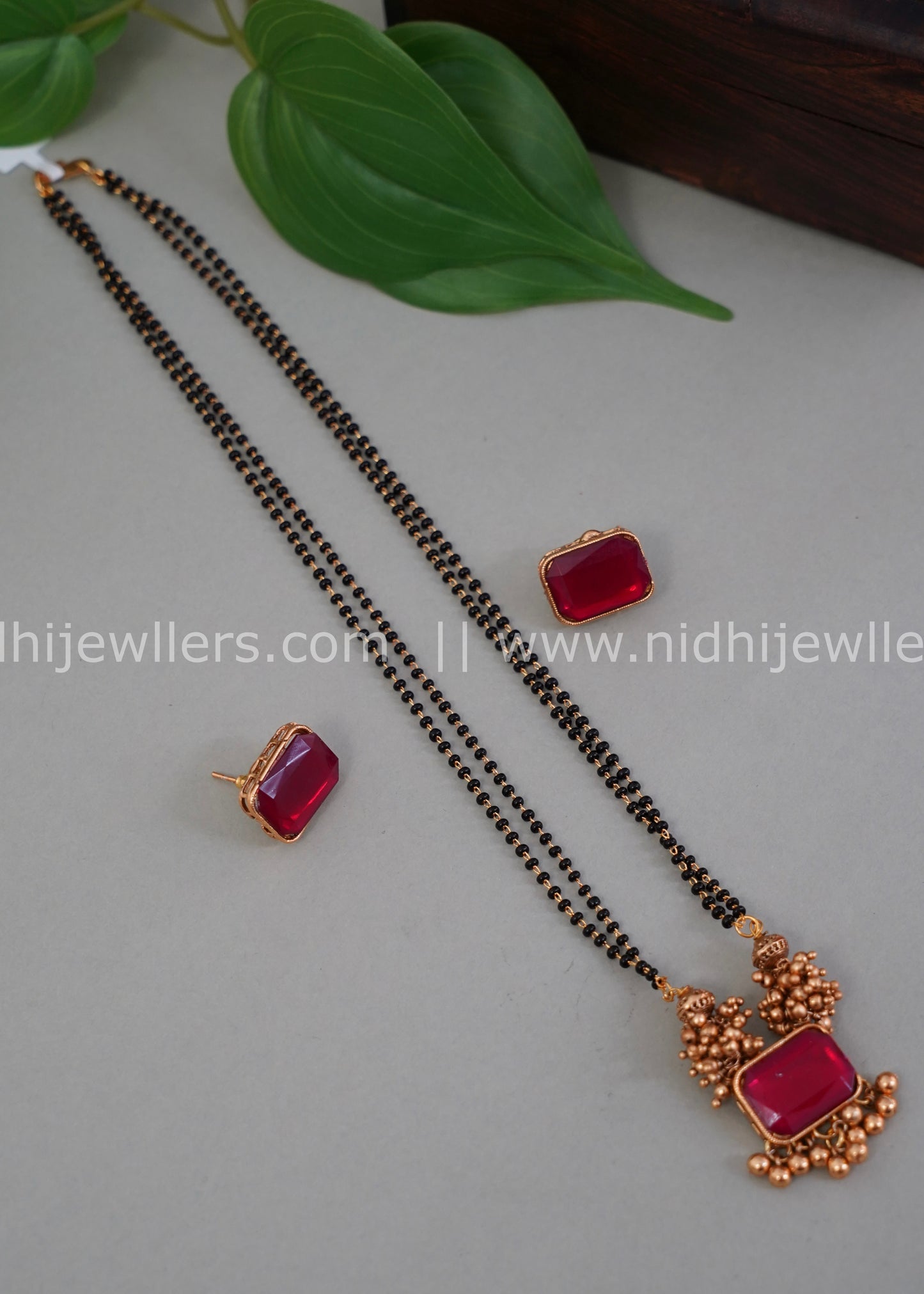 Black beads red neck piece