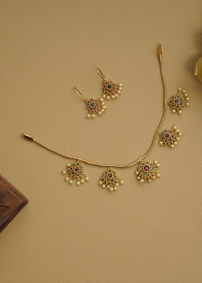 Multipendent Red and green necklace