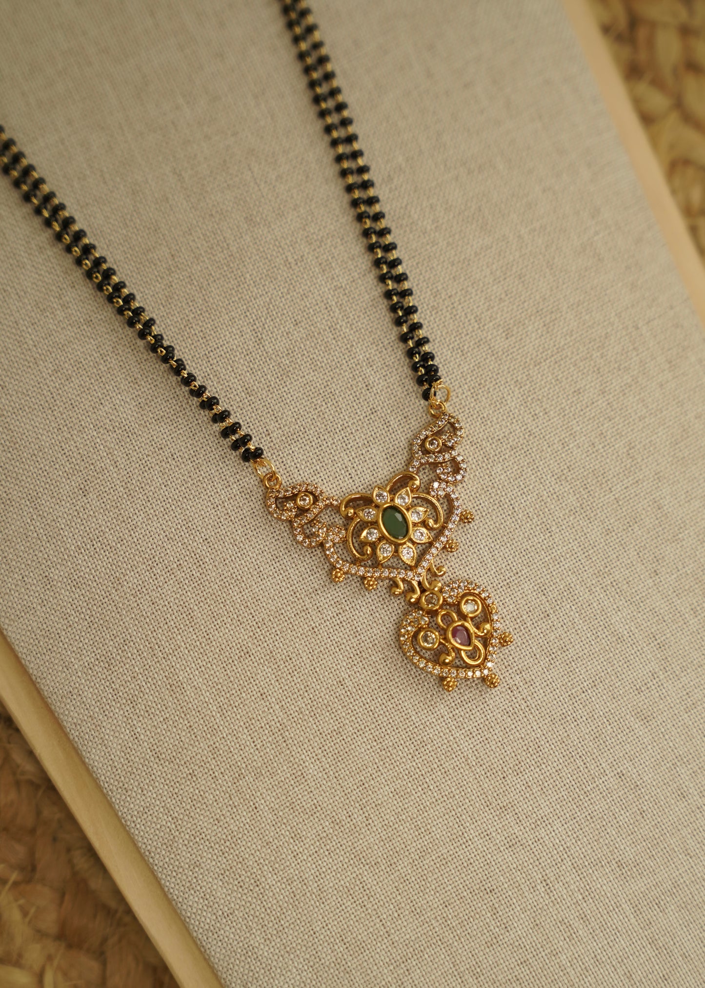 Black beads premium pendent