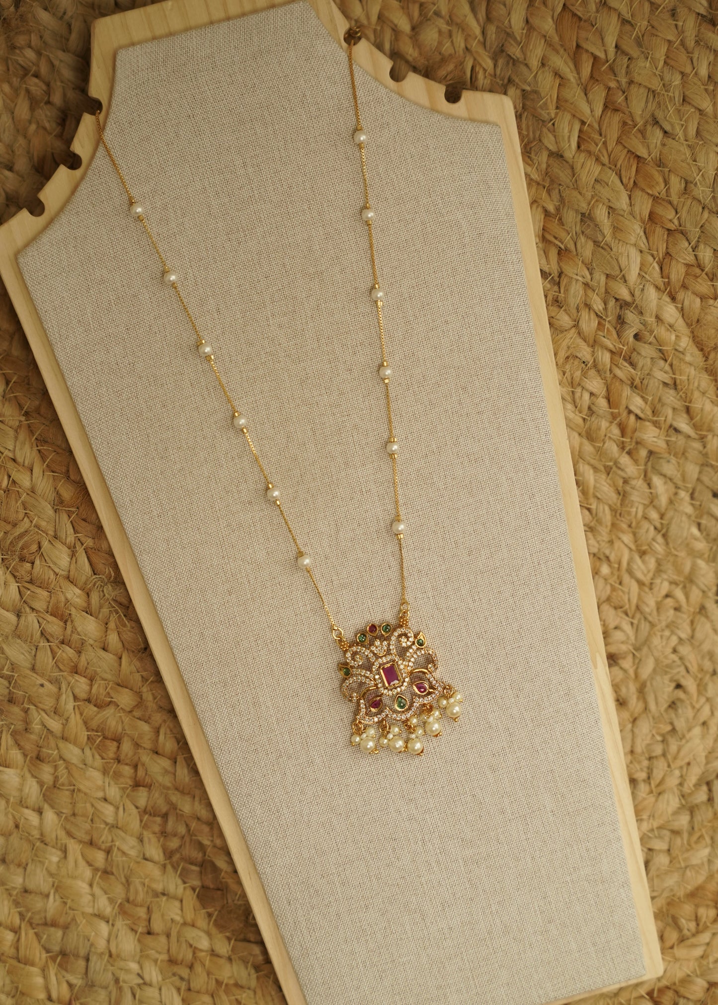 White beads Real gold polished neckchain multicoloured