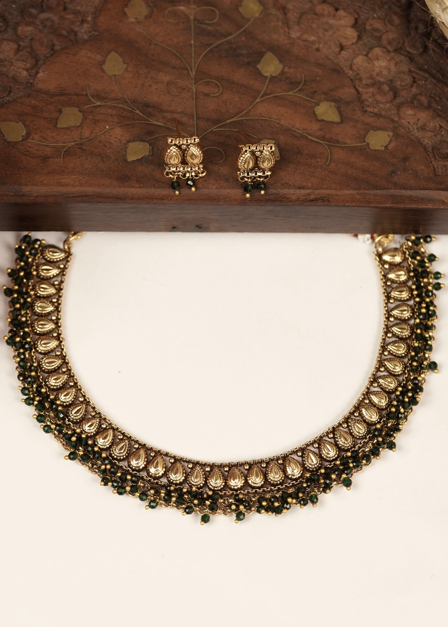 Antique Rice Motif Textured Choker Set with Dense Crystal Fringe