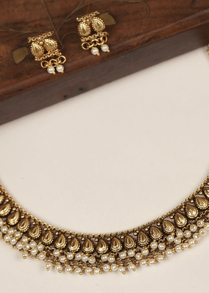 Antique Rice Motif Textured Choker Set with Dense Crystal Fringe
