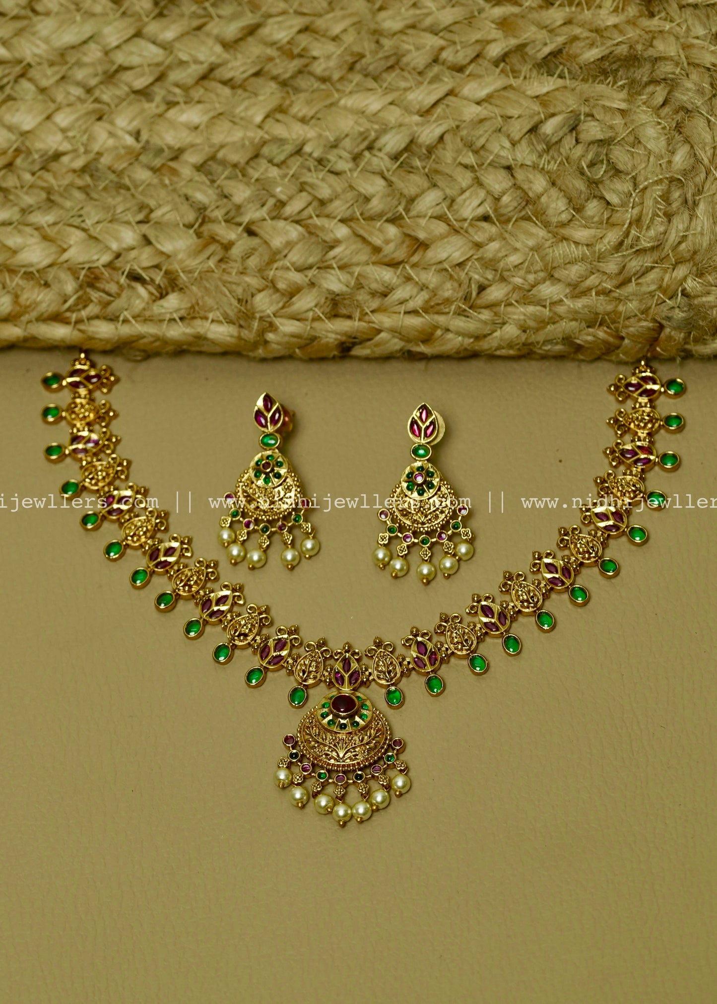 Premium antique necklace